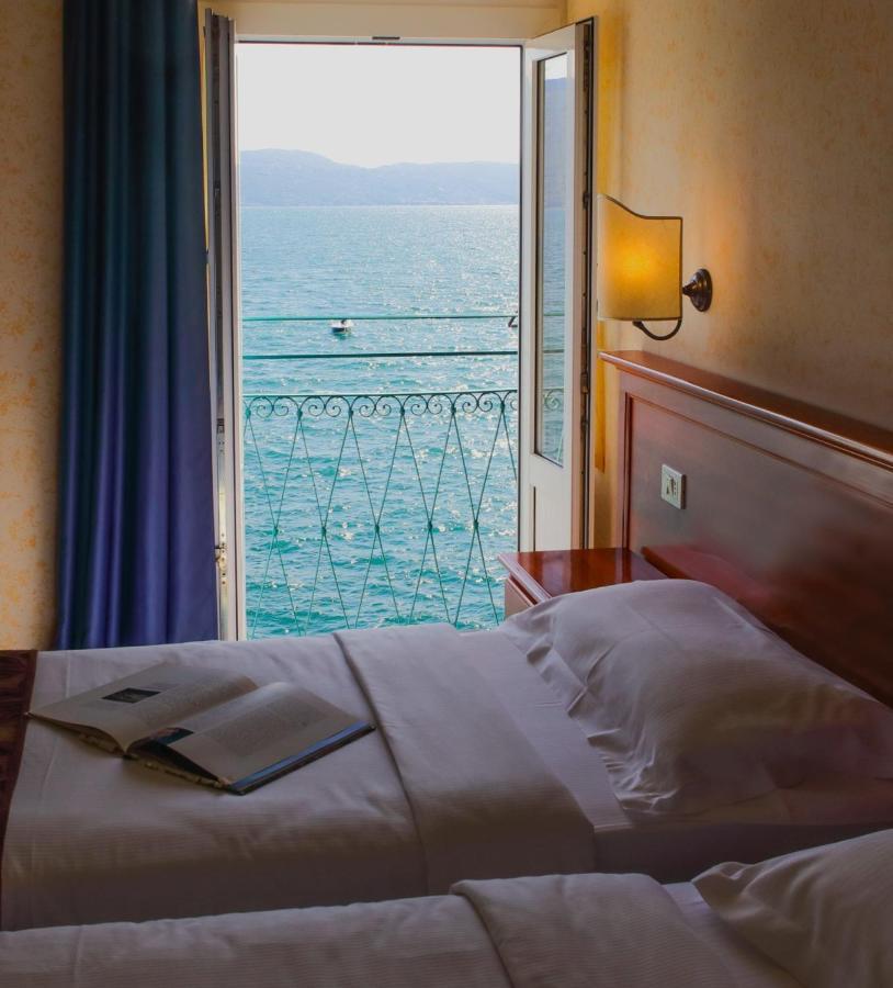 Hotel Garni Riviera ガルニャーノ エクステリア 写真