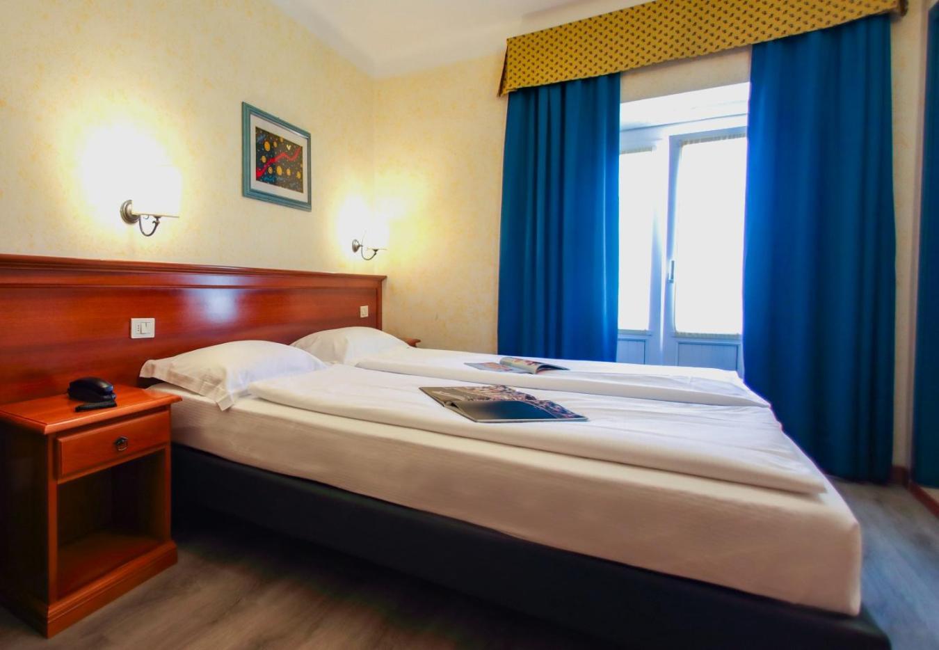 Hotel Garni Riviera ガルニャーノ エクステリア 写真